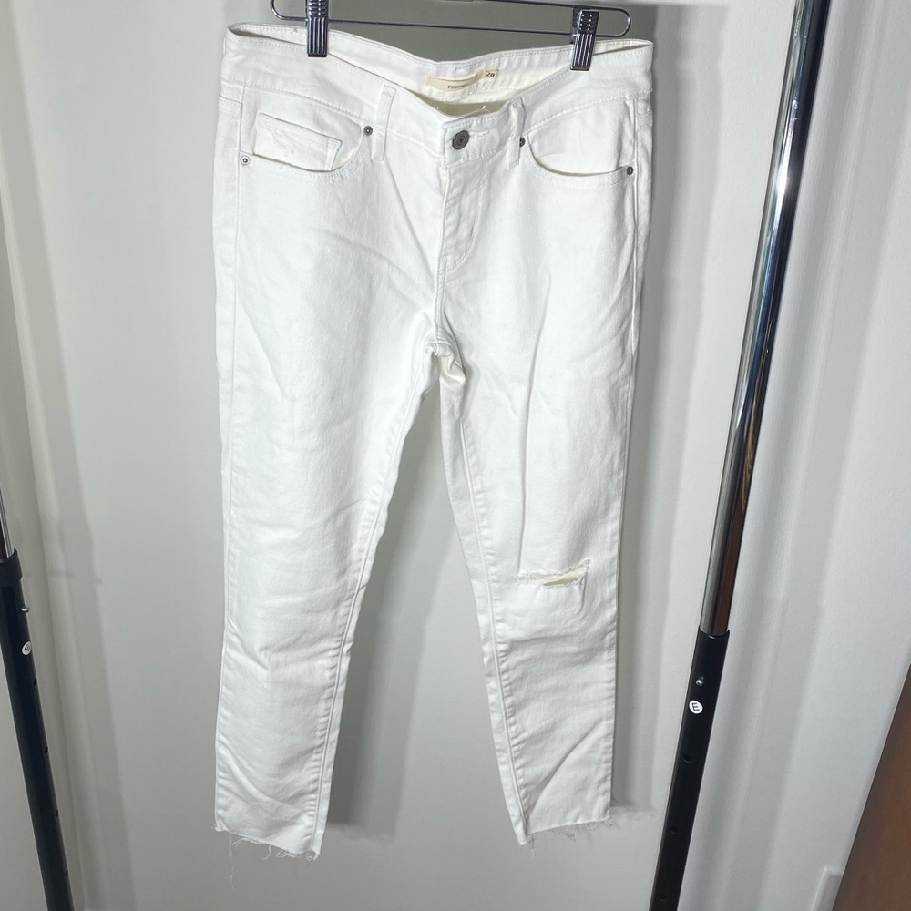Brand: Levi’s, Size: 28, 711 white skinny jeans